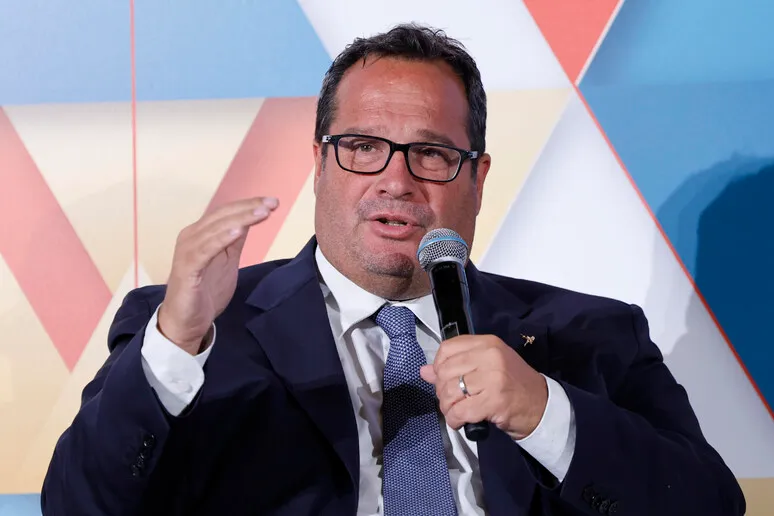 A Reggio Calabria il sottosegretario al lavoro Claudio Durigon presenta 'Le Forze del Viaggio': 100 scuole per l'orientamento 