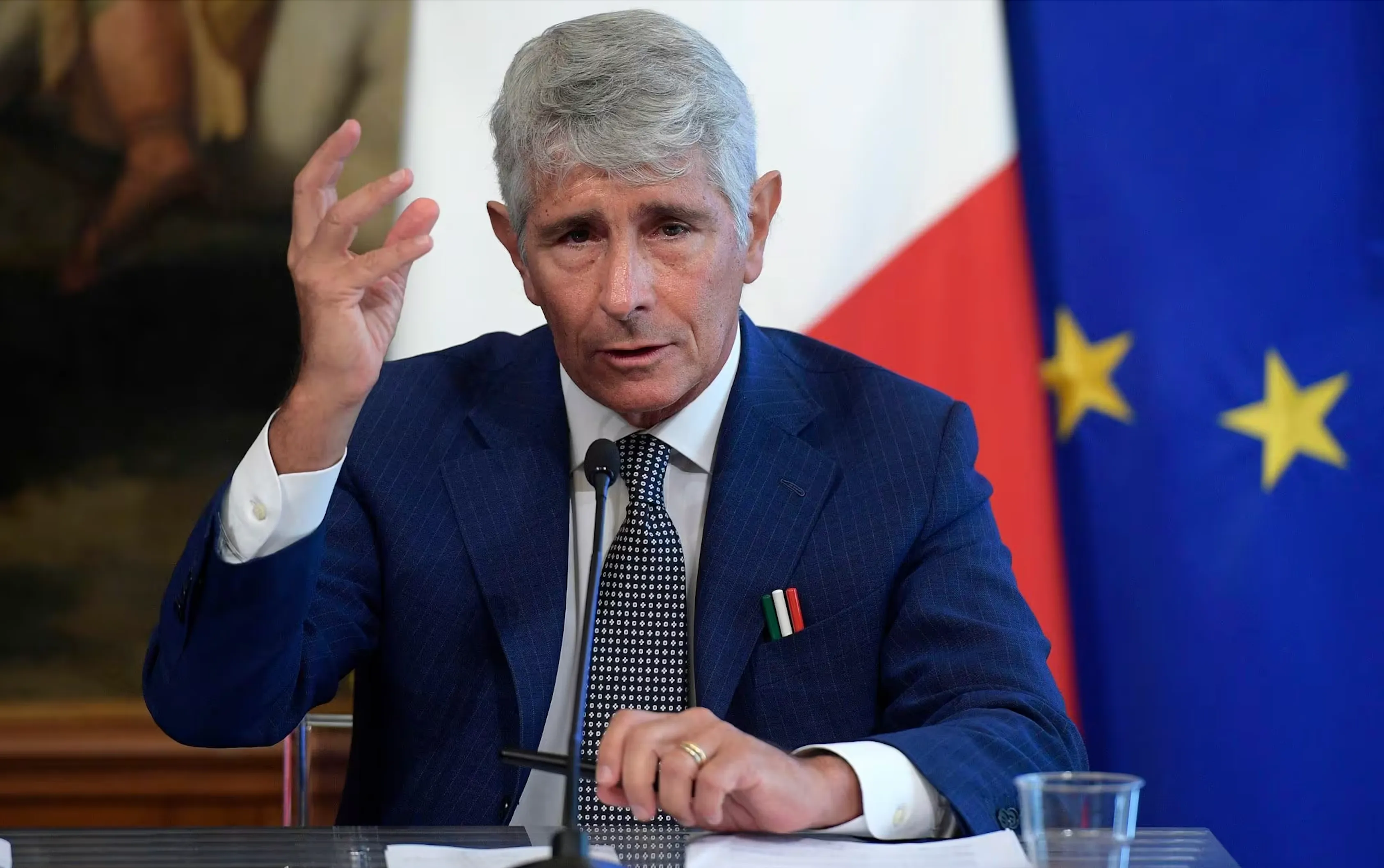 Pirateria Televisiva: Il Ministro Abodi Annuncia la Pubblicazione dei Nomi dei Pirati dello Streaming
