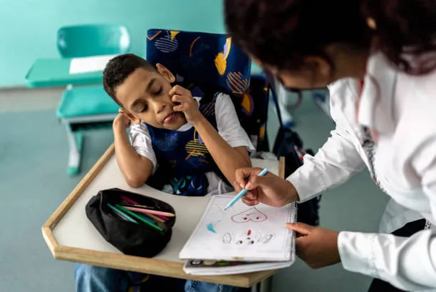 Accesso in Classe di Professionisti Sanitari: Le Nuove Linee Guida del Garante per Tutte le Scuole