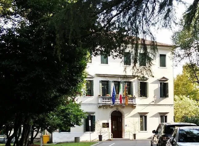 Al Besta di Treviso l'elenco che il 55% delle scuole non ha