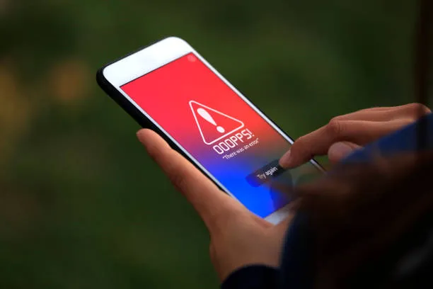 Aldilàpp, il Garante blocca l'app che creava profili social dei defunti con i dati comunali