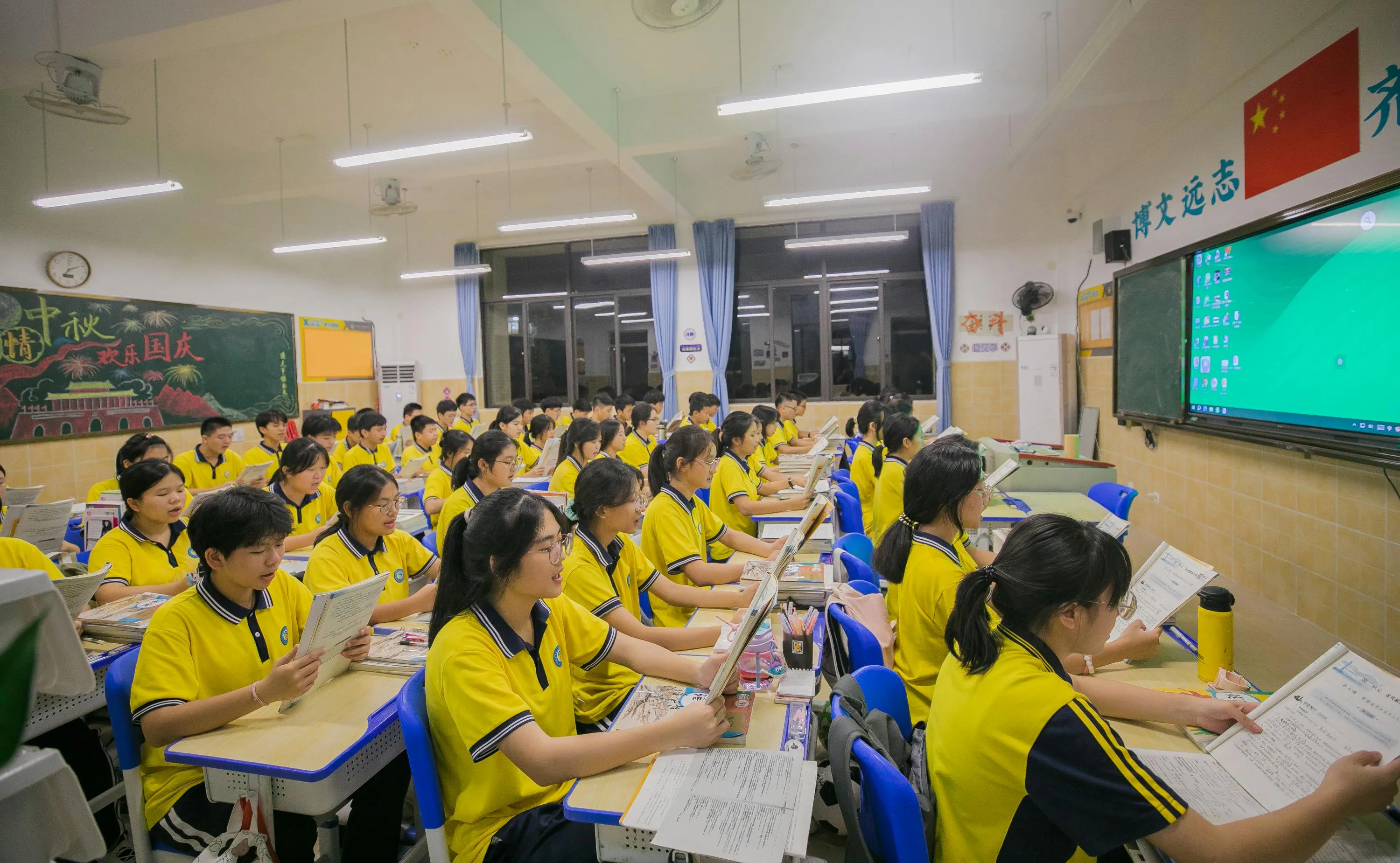 Altro che classi pollaio, in Cina si arriva a 55 alunni per aula: i numeri di un sistema sotto pressione