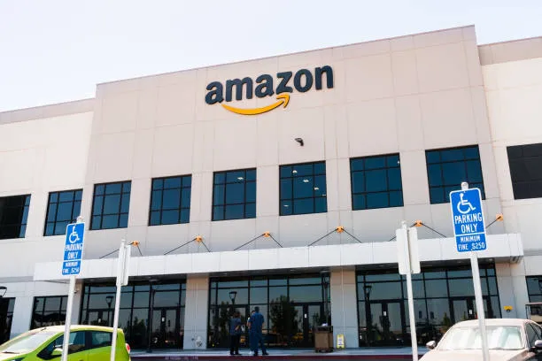 Amazon sospende il progetto di consegna con droni in Italia: analisi, motivazioni e scenari futuri