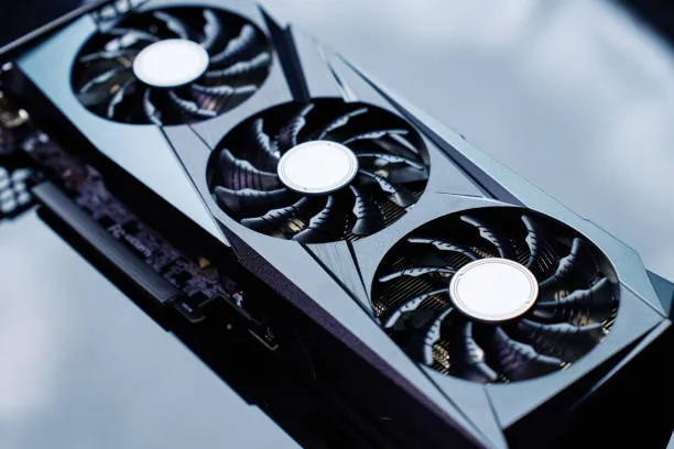 AMD riorganizza la produzione: focus strategico sulla Radeon RX 9070 XT tra crisi della memoria e nuove sfide di mercato