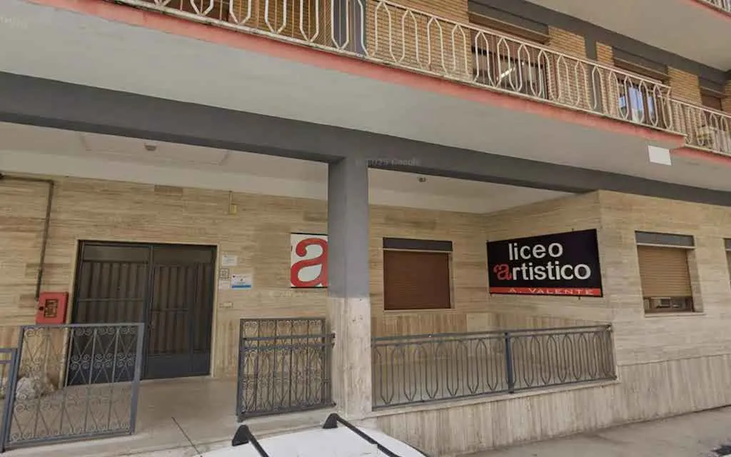 Ancora violenza a scuola: Studente accoltellato davanti al Liceo Artistico di Sora