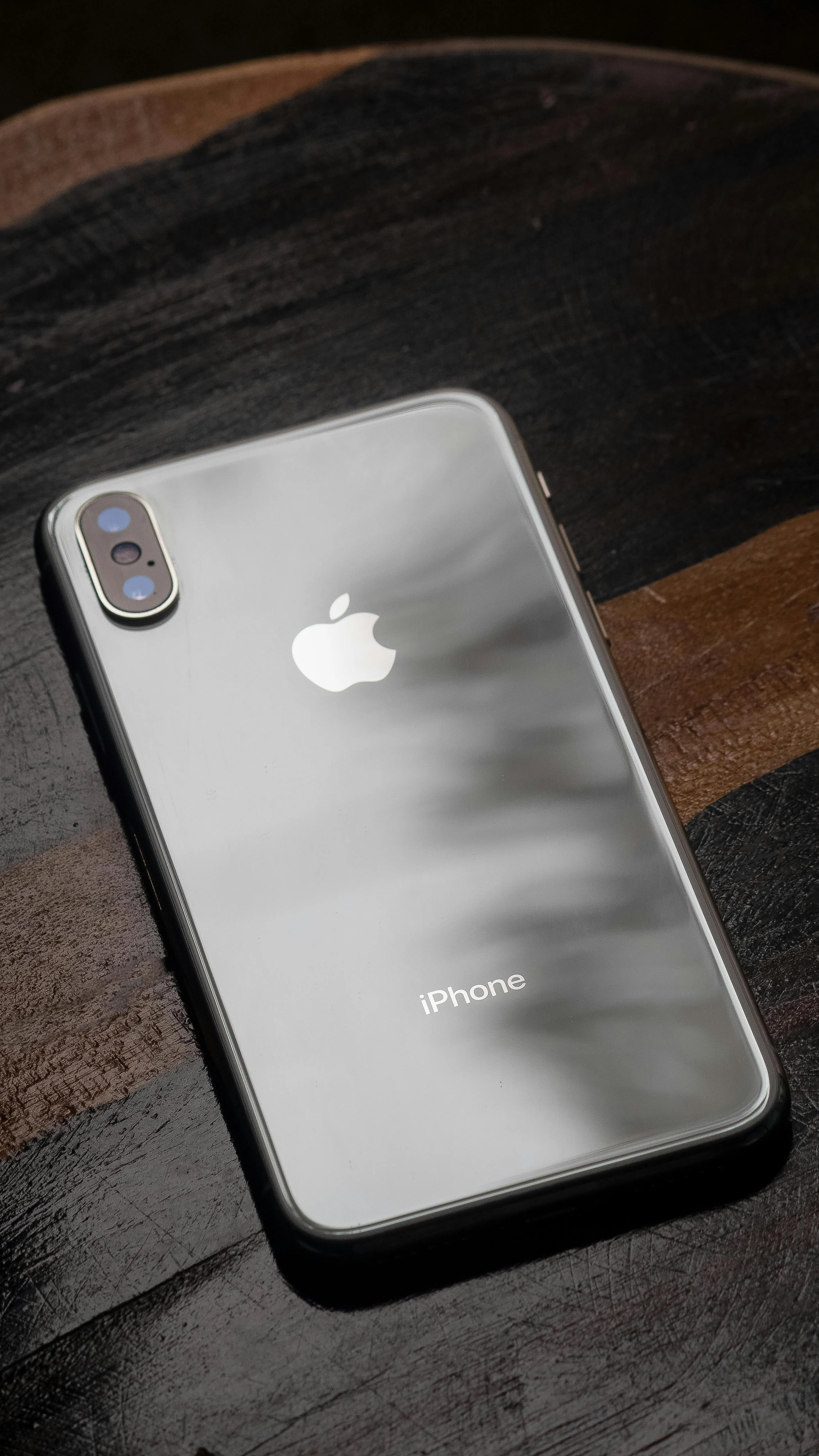 Apple aggiorna tutto: iOS 26.4, iPadOS 26.4 e macOS 26.4, dalle playlist con intelligenza artificiale al fix per la tastiera