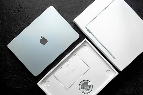 Apple rivoluziona la gamma MacBook 2025: Un nuovo modello entry-level e un Pro completamente rinnovato