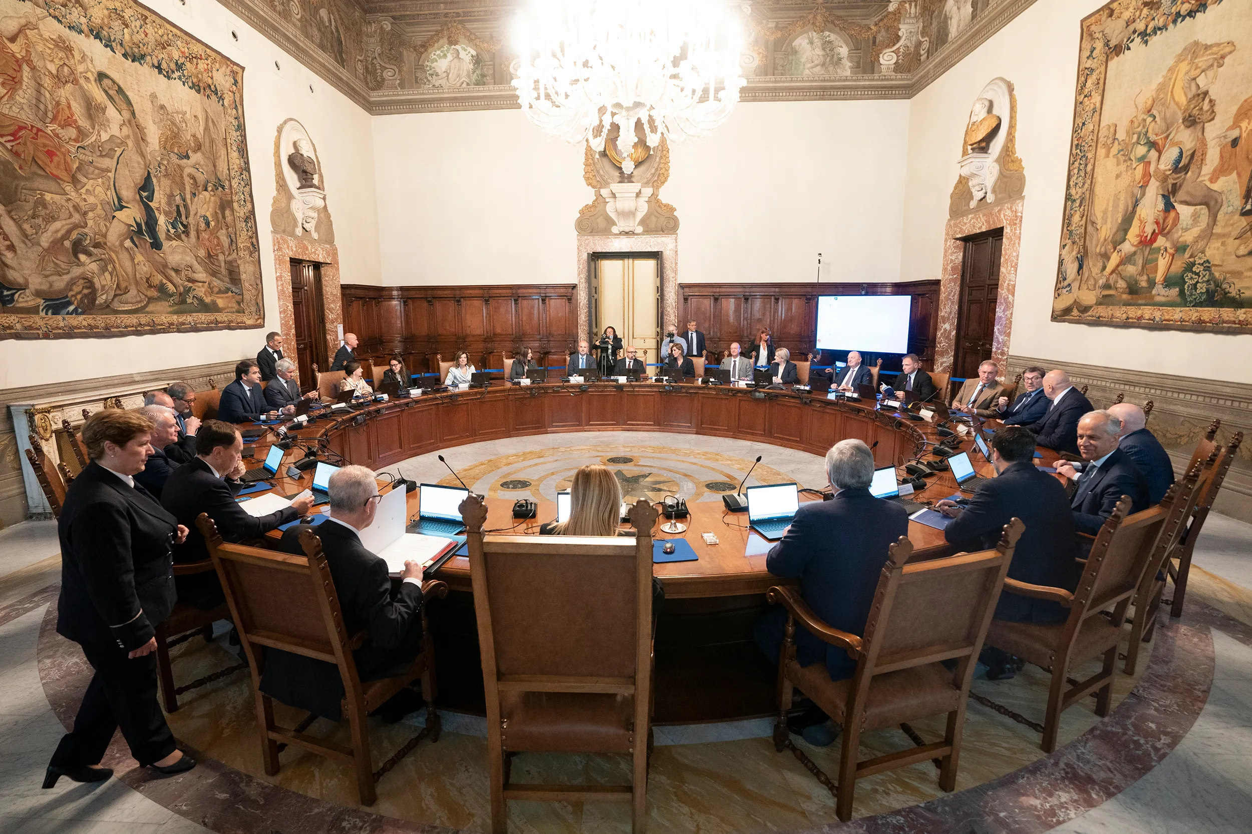 Approvato dal Consiglio dei Ministri il nuovo contratto per il comparto Istruzione e Ricerca