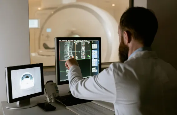 L'Intelligenza Artificiale nella Diagnosi Precoce del Parkinson attraverso l'Analisi della Voce