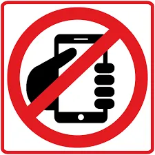 Studenti senza Cellulare in Classe: un Sondaggio afferma che 3 su 4 sono Favorevoli