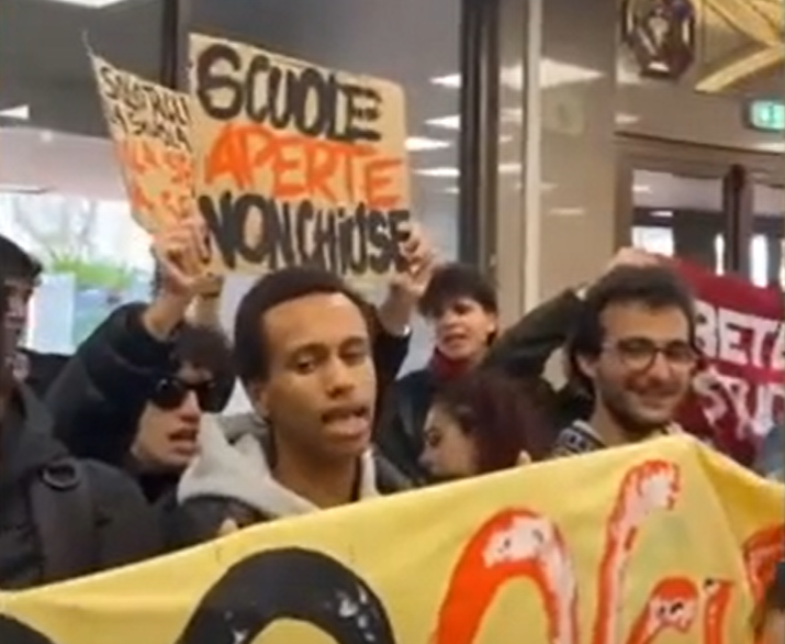 Protesta degli studenti contro l'accorpamento degli istituti nella Regione Lazio