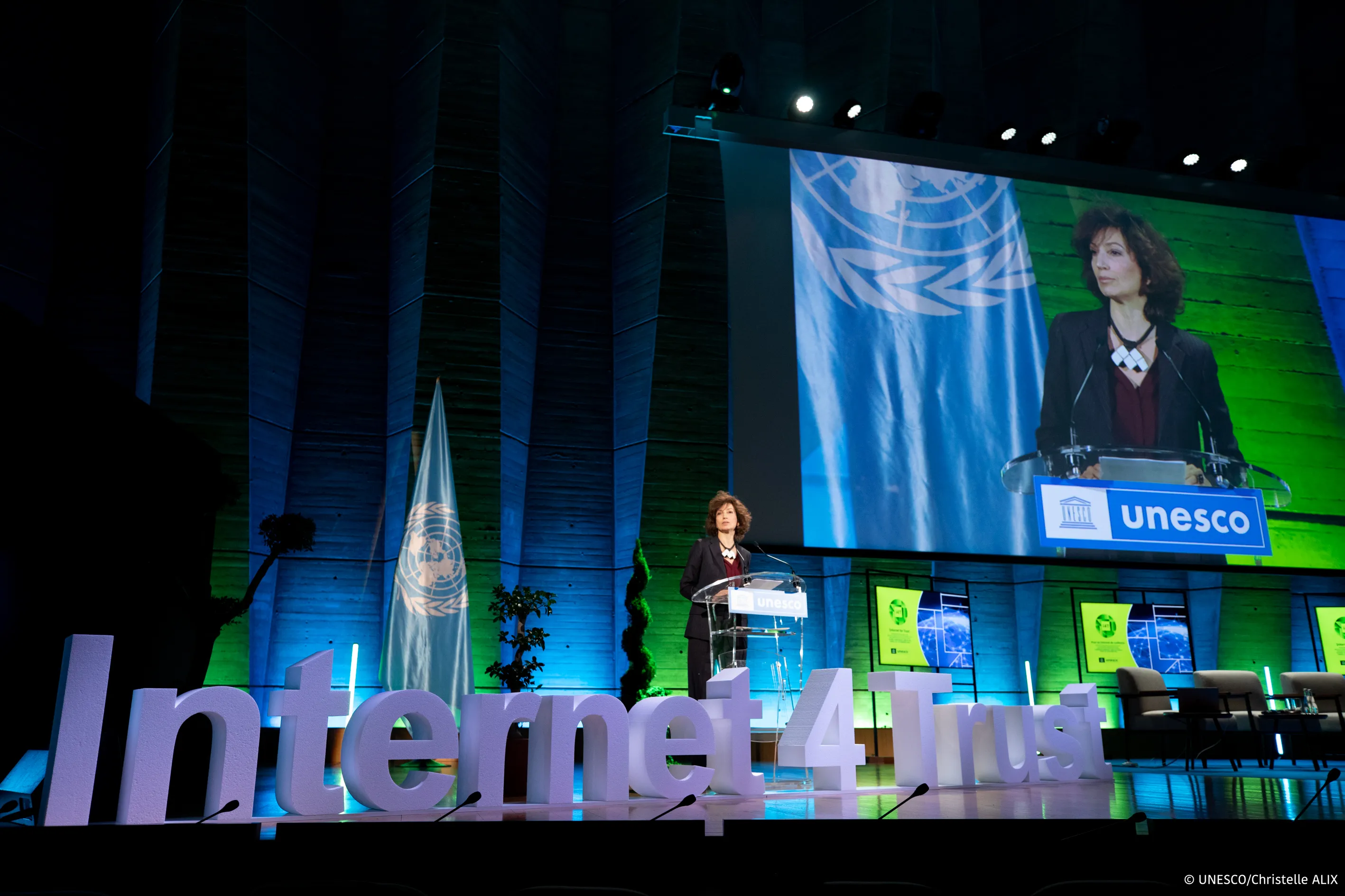Proteggere i diritti degli studenti nell’era dell’intelligenza artificiale: sfide e opportunità per l’istruzione digitale globale