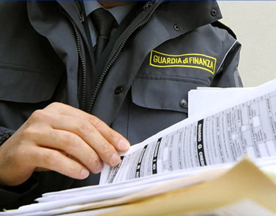 Borse di Studio, Accertati dalla Guardia di Finanza 1,2 milioni di Euro ottenuti senza Diritto 