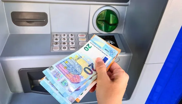 Debito pubblico italiano 2025: analisi approfondita, sviluppo e implicazioni socio-economiche