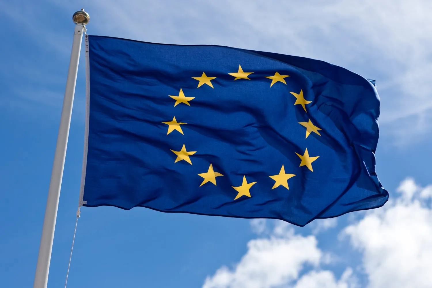 Tutela dei Minori Online: L'Europa Rafforza la Vigilanza sulle Piattaforme Digitali