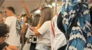 Bangkok, dopo il video dei liceali italiani che insultano i passeggeri sulla metro, le scuse dell'ambasciata e degli stessi studenti