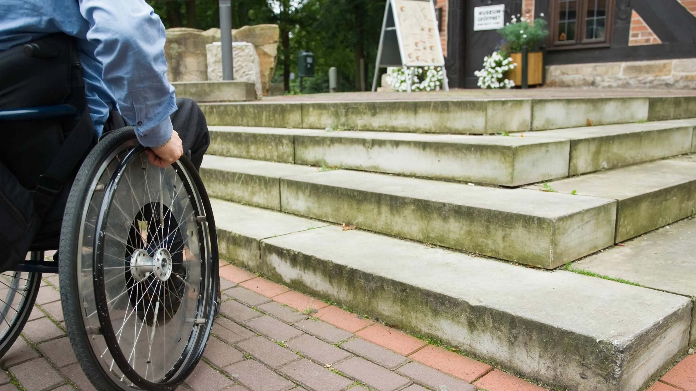 Decreto Valditara: Risorse per l’eliminazione delle barriere architettoniche nelle scuole – Un passo verso l’accessibilità totale