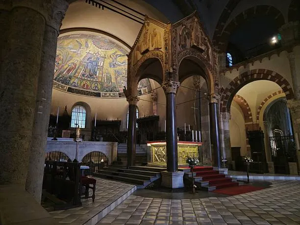 Sant'Ambrogio e la forza di Milano: la difesa del Cristo vivo oltre ogni calcolo umano