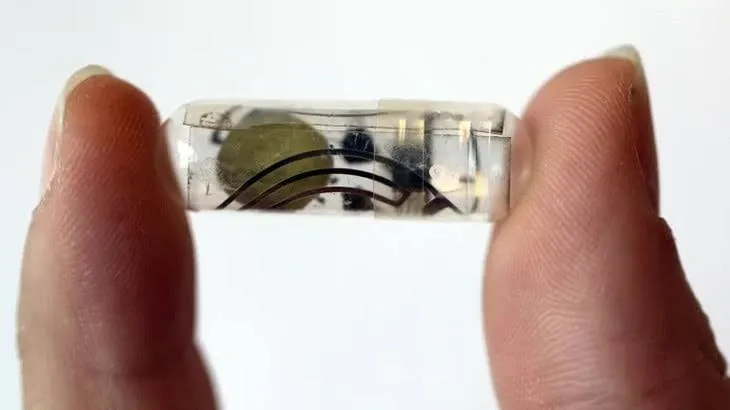 Batterie di carta che si sciolgono nello stomaco: firma italiana al MIT