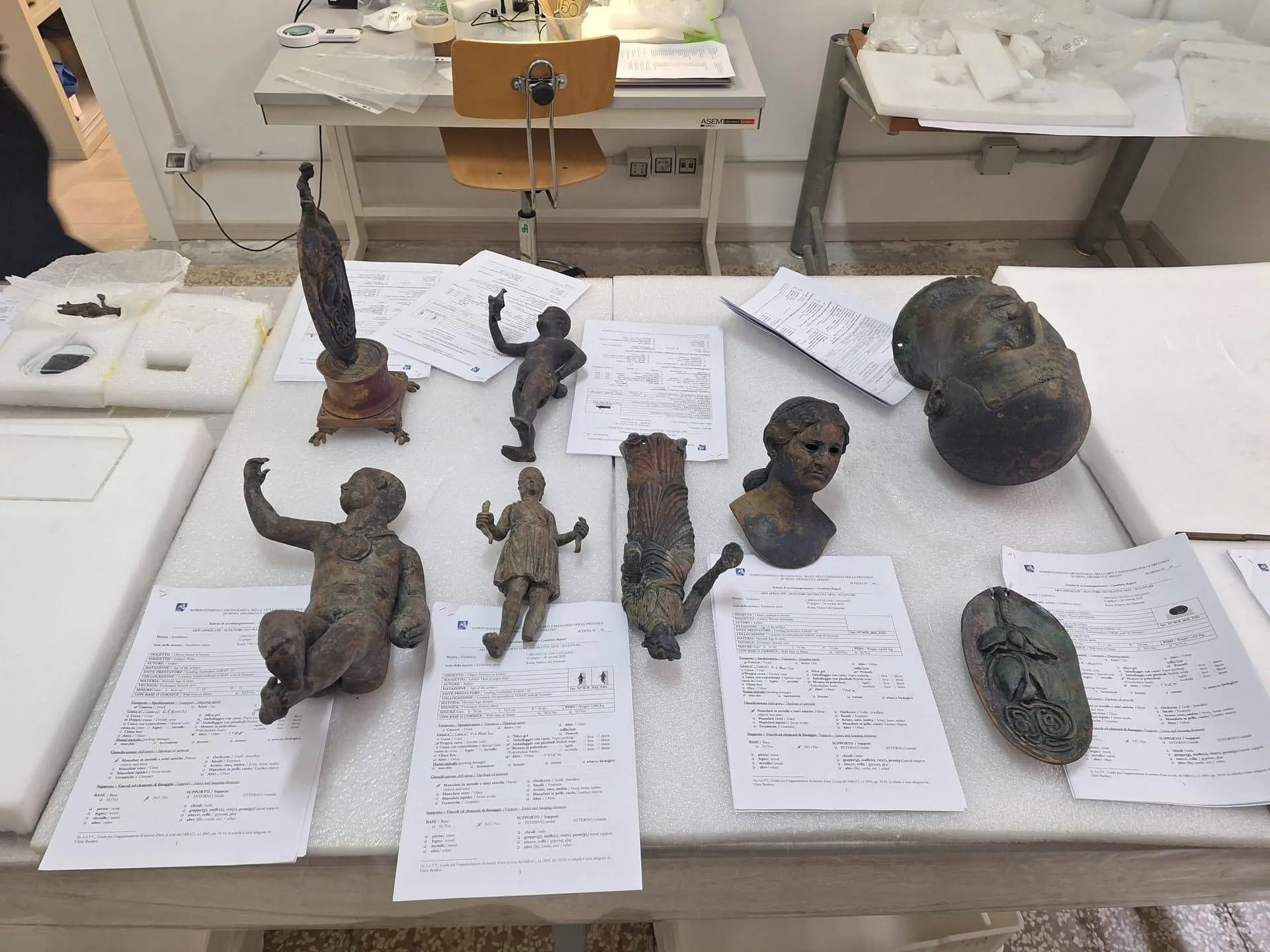 Bronzi di San Casciano: Il Laboratorio di Restauro di Grosseto Si Svela al Pubblico