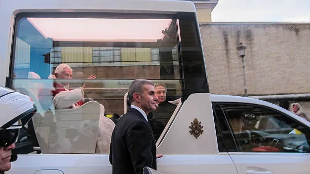Benedetto XVI e Trump: Analogie inattese sulla crisi dell’Europa secondo Antonio Socci