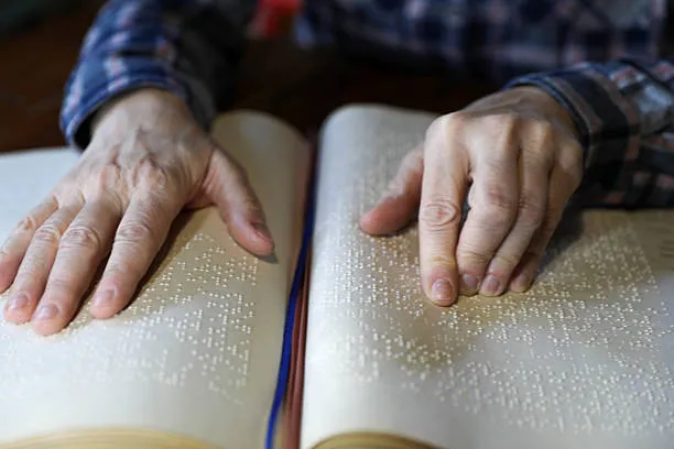 Braille a scuola: verso una didattica senza barriere. Valditara rilancia su formazione docenti e inclusione