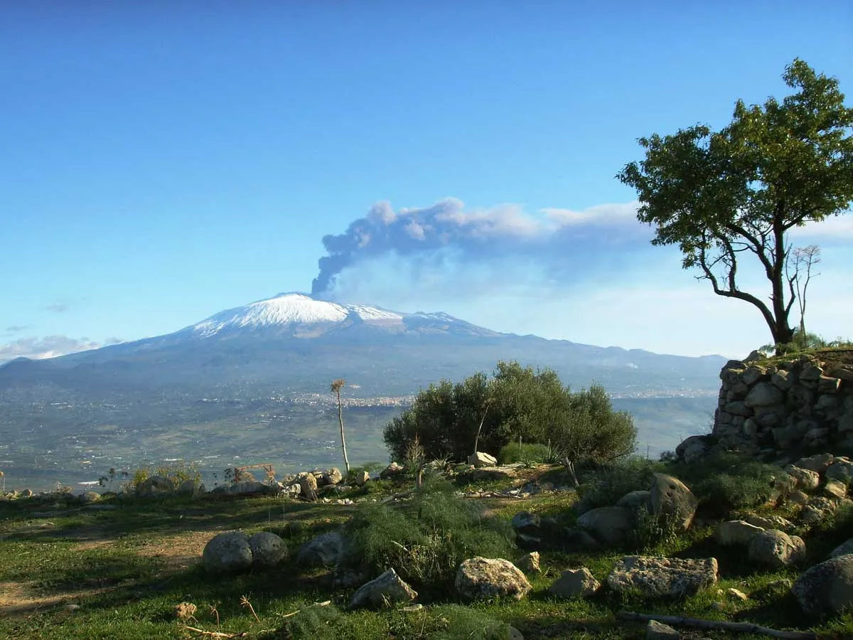 Programmare le Gite Scolastiche in Sicilia: Strategie, Vantaggi e Nuove Proposte Didattiche con Etna Today per il 2025/2026