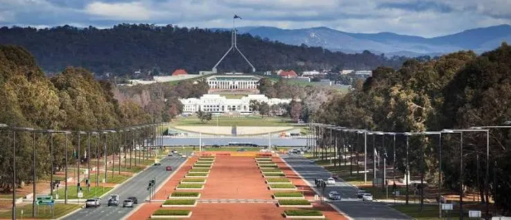 Canberra taglia i familiari, ma tiene 295mila studenti stranieri