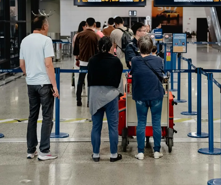 Caos a Linate: oltre 120 passeggeri restano a terra per il nuovo sistema elettronico alle frontiere