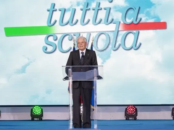"Tutti a scuola", cerimonia di apertura dell'anno scolastico italiano 2026/2027 ad Amatrice con Mattarella e Valditara. Attese scolaresche da tutta italia