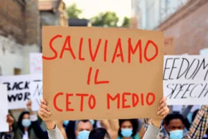 Crisi del ceto medio in Italia: Dal 70% del 2003 al 35% attuale, cresce l’ansia per lavoro e sanità
