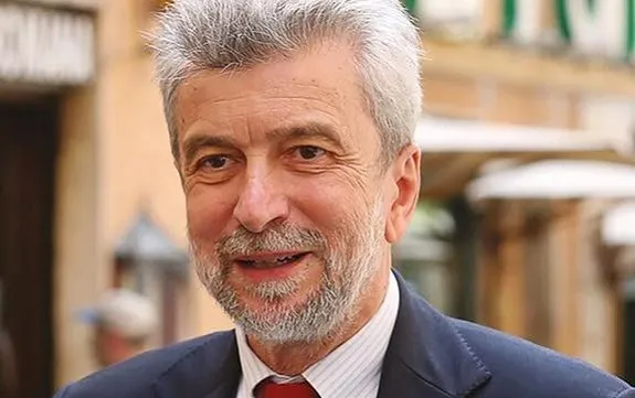 Riforma pensioni 2025: Cesare Damiano sostiene il congelamento dei requisiti e invoca soluzioni strutturali