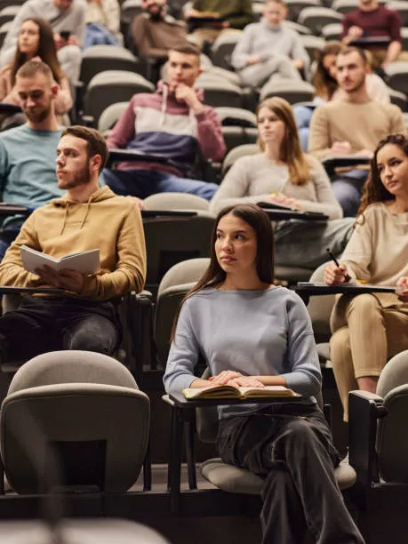 Class Action degli Studenti Contro le Università Britanniche per Insufficiente Istruzione Durante il Covid-19: Oltre 170.000 Coinvolti