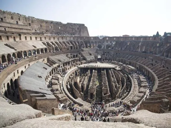 Colosseo, Pantheon e Castello Sforzesco: aperture serali ad agosto