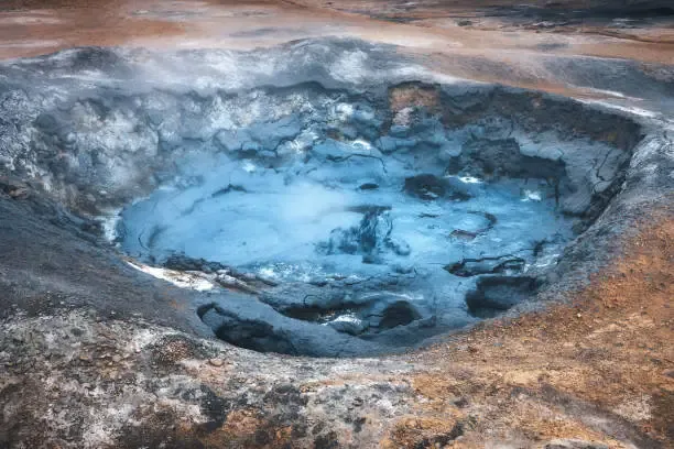 Come l’acqua riciclata nel mantello ridisegna la mappa vulcanica globale
