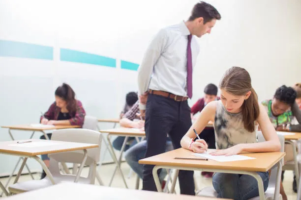 Commissari maturità 2026: 911 euro lordi, gli stessi di 19 anni fa