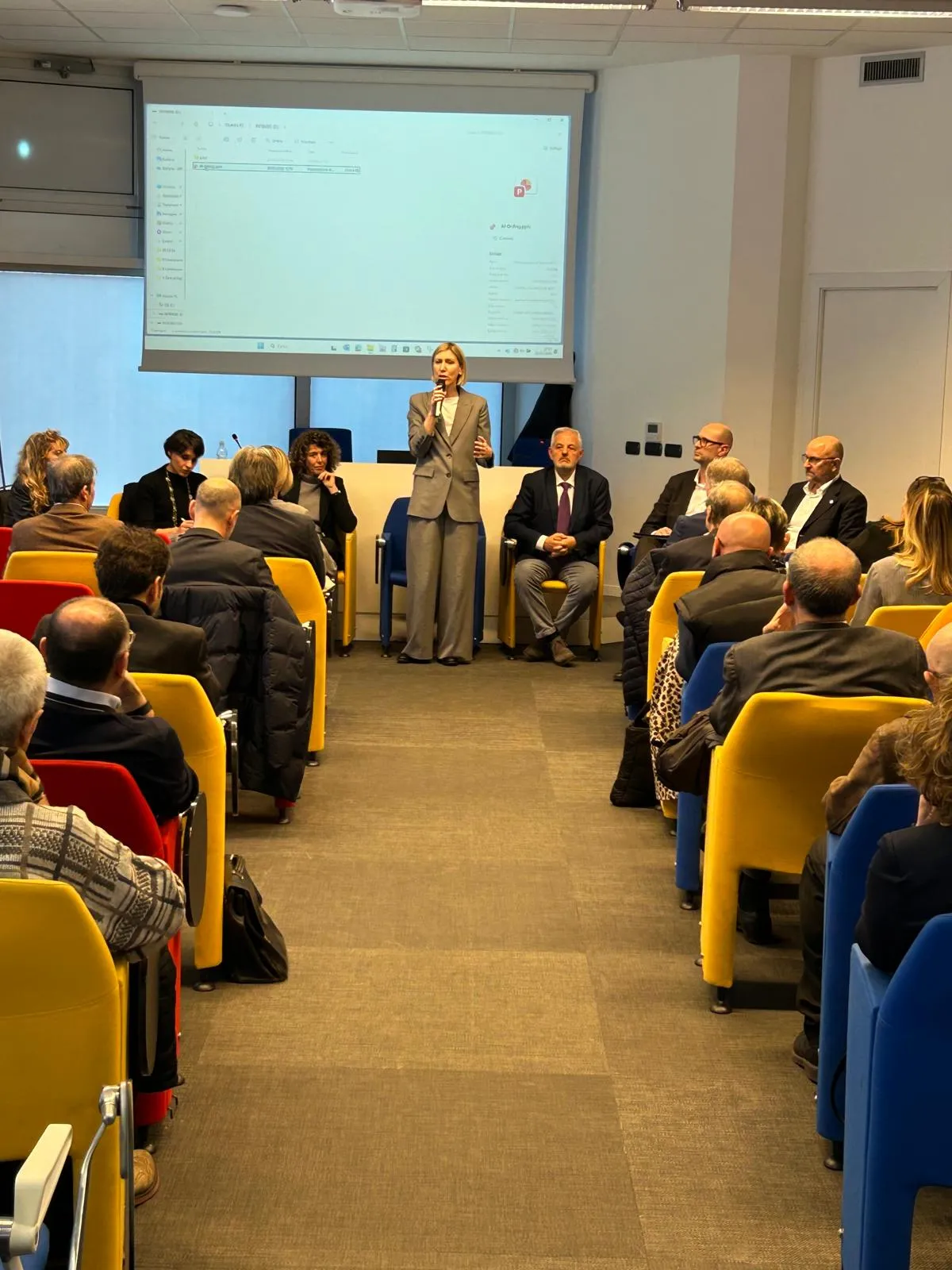 Competenze introvabili: il divario che rallenta le PMI manifatturiere lombarde