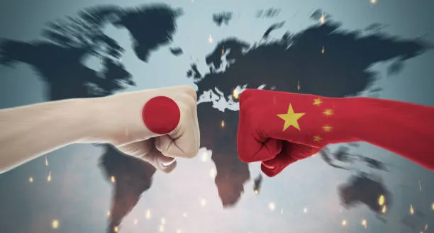 Tensioni tra Cina e Giappone: Avvisi di Sicurezza per Studenti all’Estero e Nuove Preoccupazioni nel Contesto delle Relazioni Diplomatiche