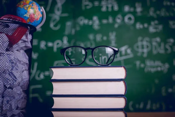 Contratto scuola 2025-2027: buoni pasto e staff del Dirigente rinviati alla parte normativa, trattativa al via dopo aprile