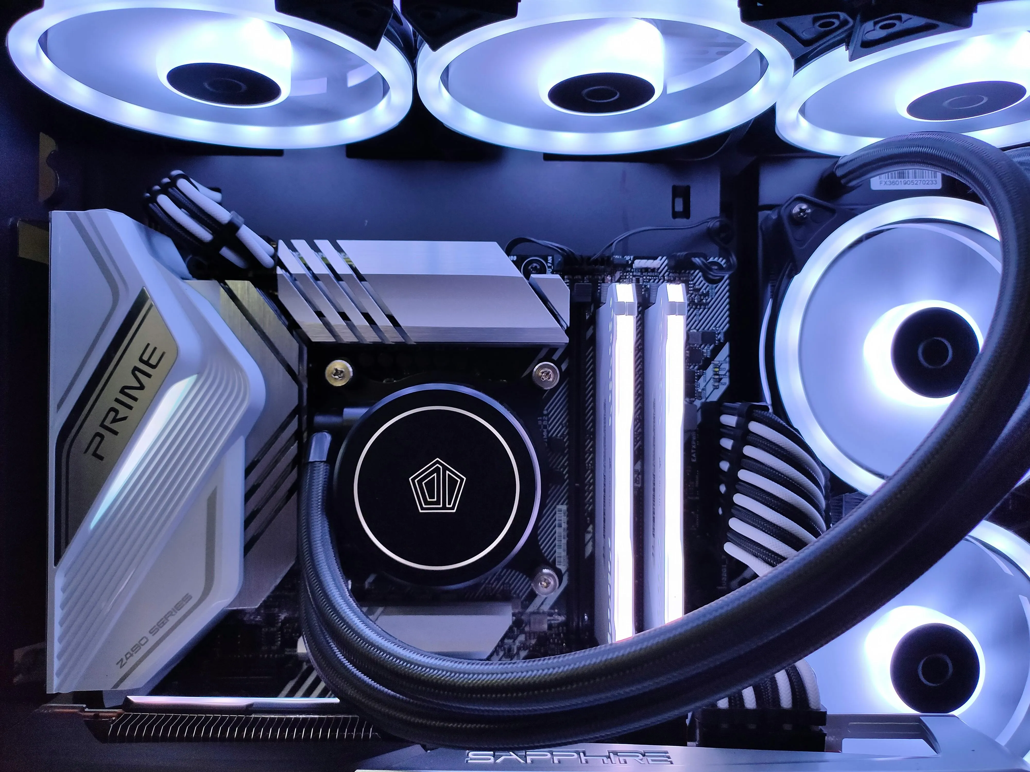 Cooler Master rivoluziona il raffreddamento con il nuovo AIO da 2000W: dettagli e prospettive dal lancio di Huizhou