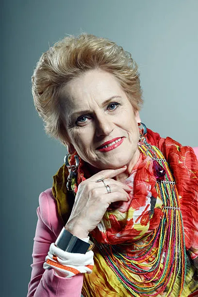 Dacia Maraini agli studenti: "Salvare la democrazia con la cultura, non con la violenza"