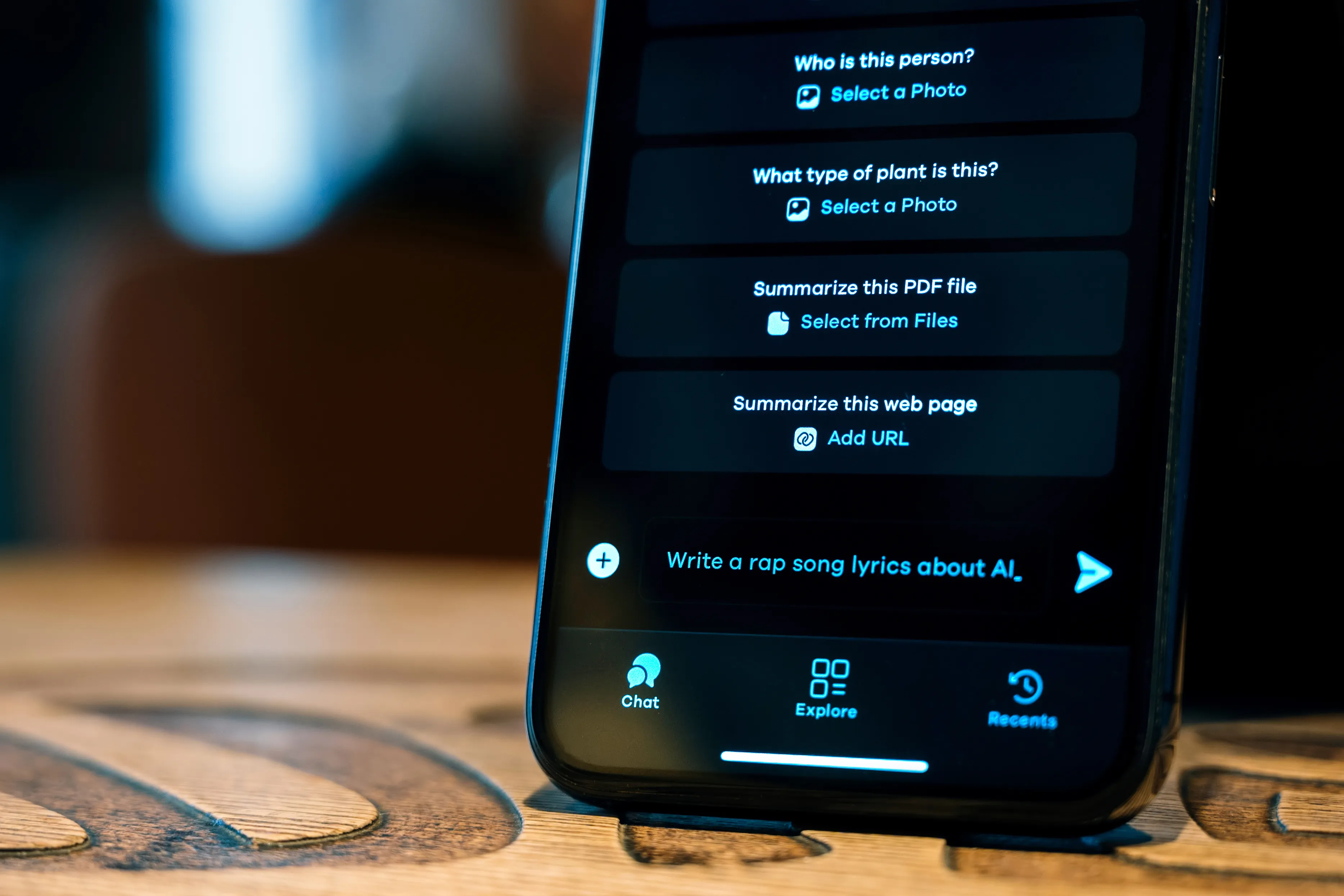 Dai post del Papa ai forum di Reddit: perché distinguere i testi scritti dall'IA è diventato quasi impossibile