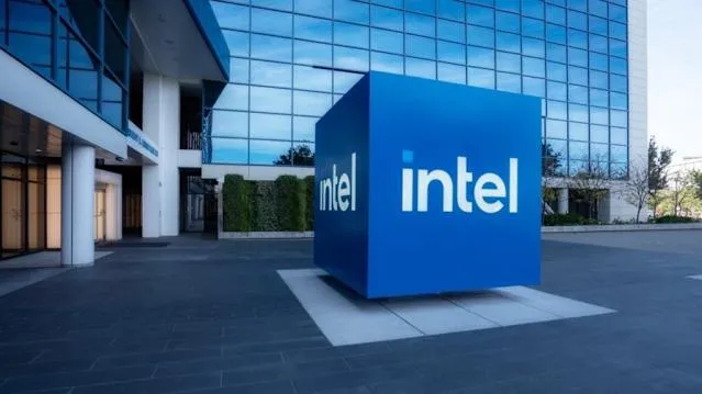 Intel ridefinisce la sua strategia open source: priorità al vantaggio competitivo