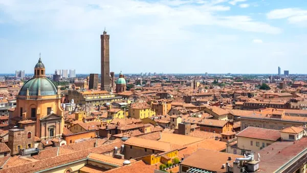 De Gasperi, la fede e la laicità in mostra: 'Servus Inutilis' trasforma Bologna
