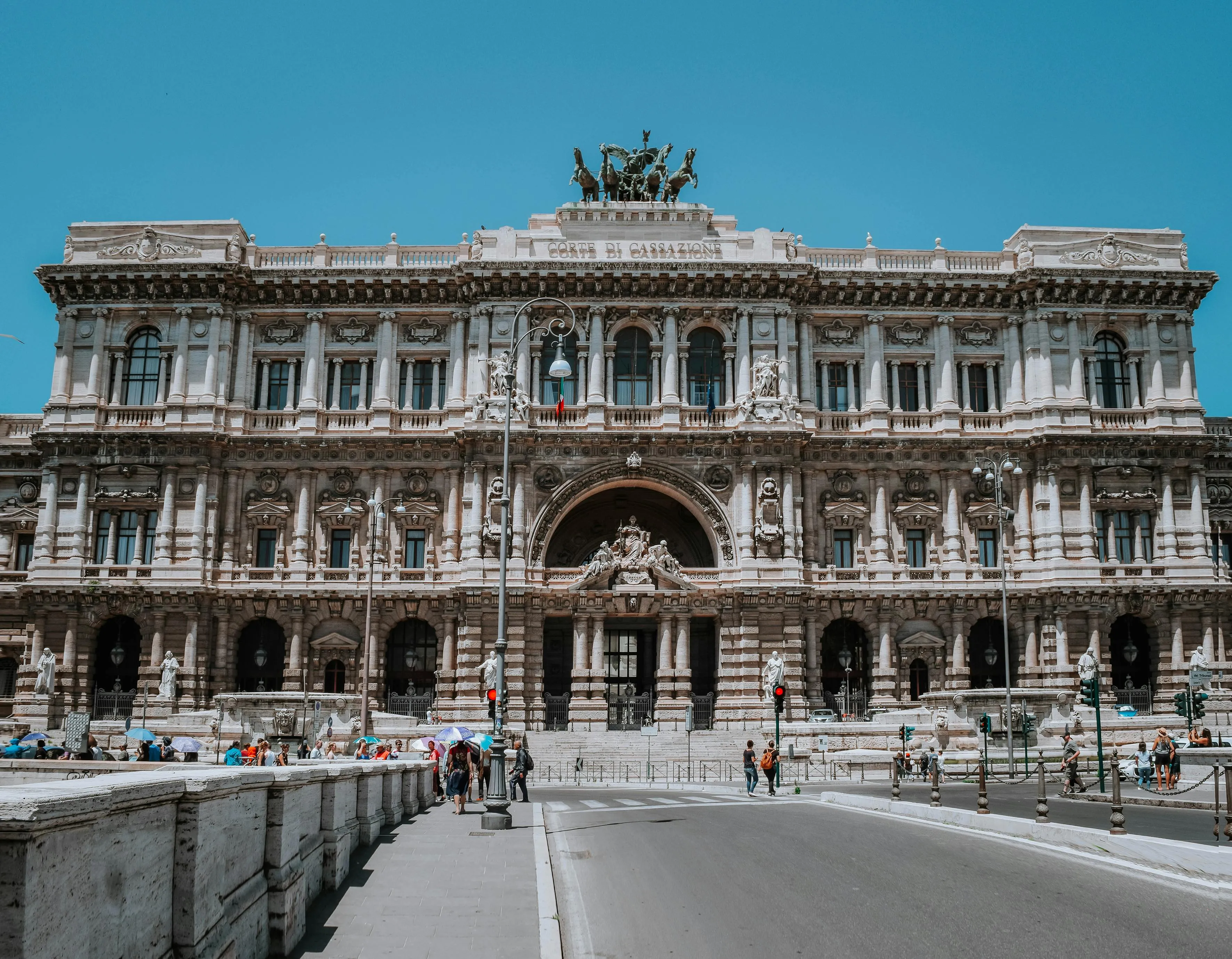 Decorrenza della Pensione: Quando Parte Davvero il Trattamento? Chiarimenti della Corte di Cassazione