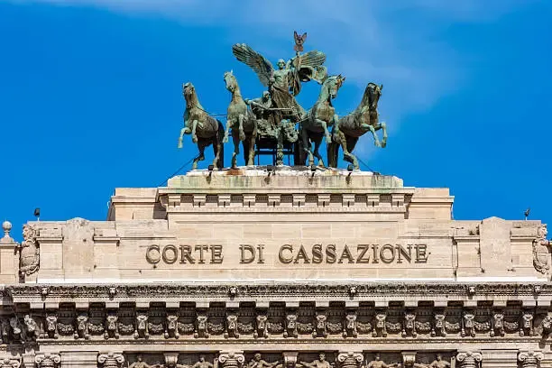 Dichiarazione condanne nelle domande ATA: cosa dice la Cassazione