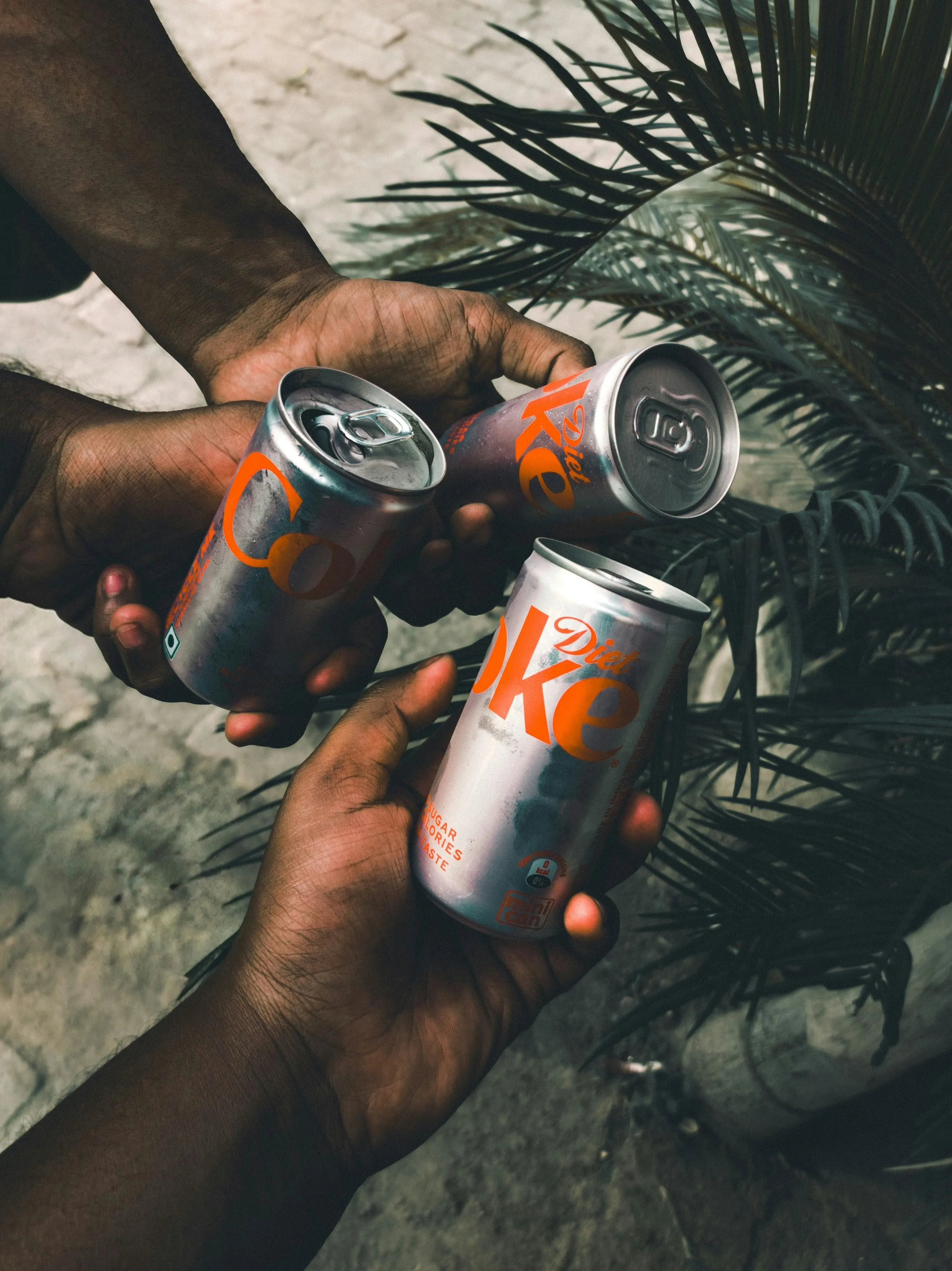 Diet Coke parties in India: la guerra in Iran manda in crisi le lattine