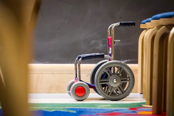 Disabilità a scuola: la discontinuità pesa più del divario Nord-Sud