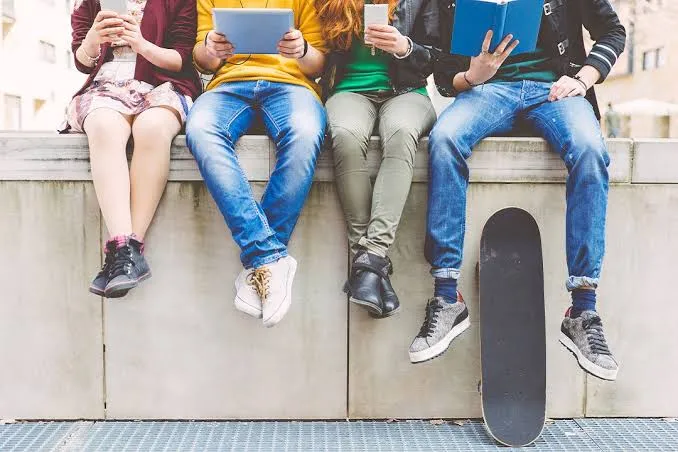 Dispersione scolastica cala, stress adolescenti al massimo storico