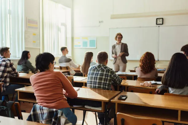 Dispersione scolastica sotto la media UE, ma le Isole battono la Germania